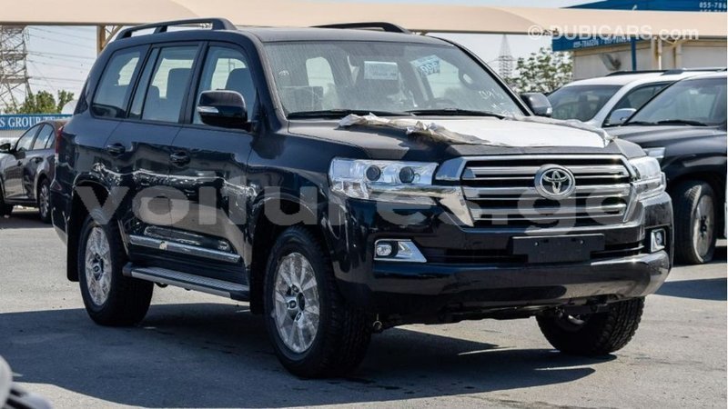 Big with watermark toyota land cruiser estuaire import dubai 5207