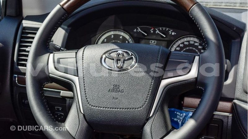 Big with watermark toyota land cruiser estuaire import dubai 5207