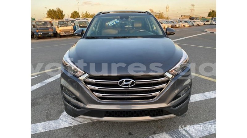 Big with watermark hyundai tucson estuaire import dubai 5208