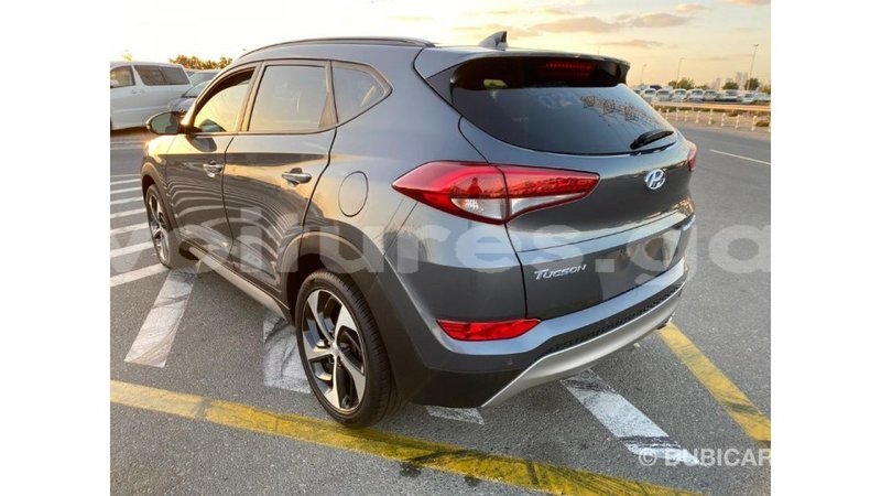 Big with watermark hyundai tucson estuaire import dubai 5208