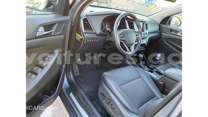 Big with watermark hyundai tucson estuaire import dubai 5208