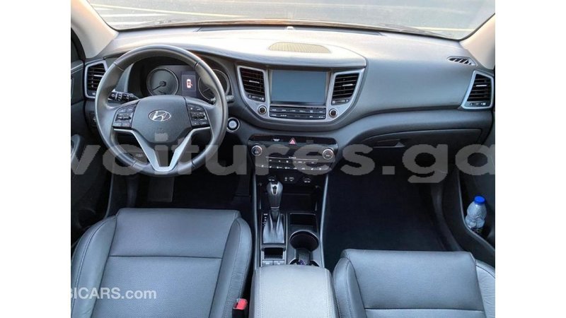 Big with watermark hyundai tucson estuaire import dubai 5208