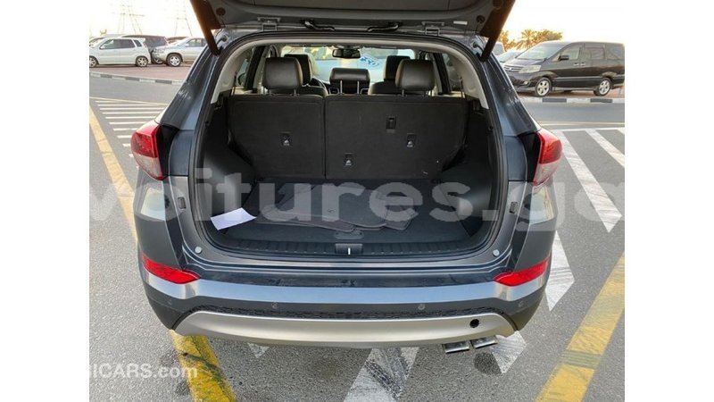 Big with watermark hyundai tucson estuaire import dubai 5208