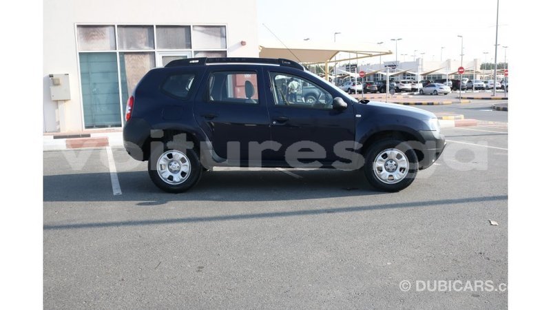 Big with watermark renault duster estuaire import dubai 5211
