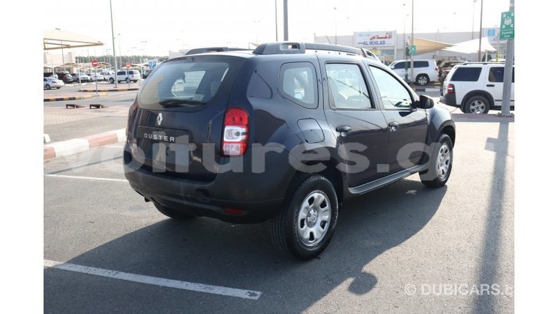 Big with watermark renault duster estuaire import dubai 5211