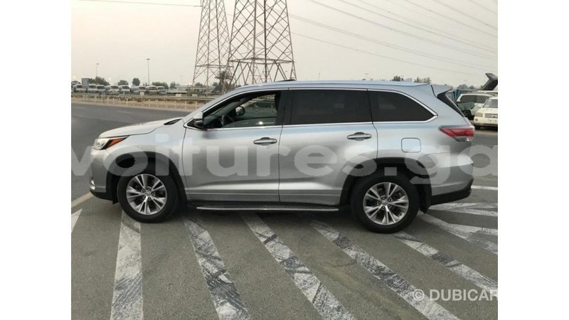 Big with watermark toyota highlander estuaire import dubai 5212