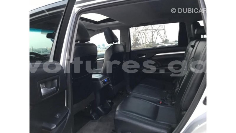 Big with watermark toyota highlander estuaire import dubai 5212