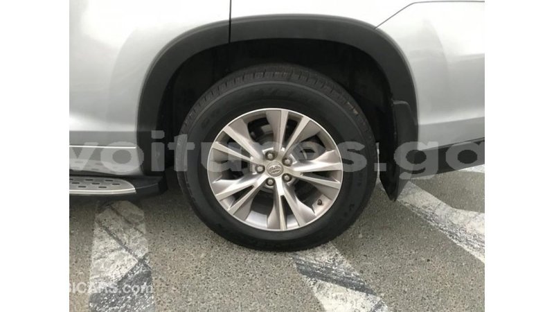 Big with watermark toyota highlander estuaire import dubai 5212