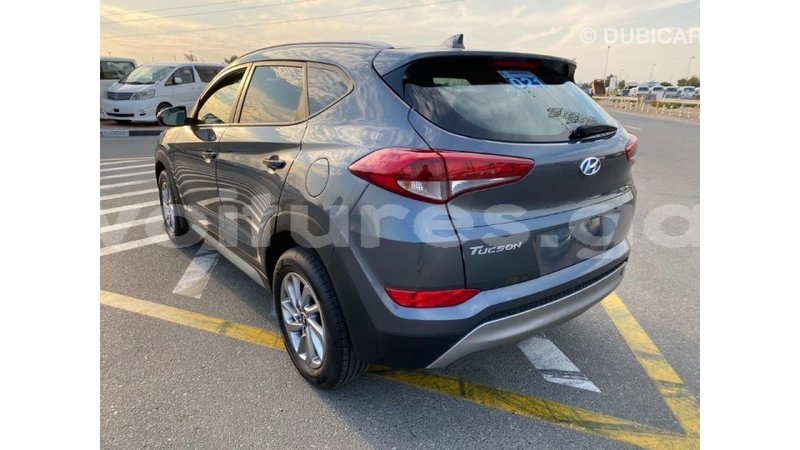 Big with watermark hyundai tucson estuaire import dubai 5214