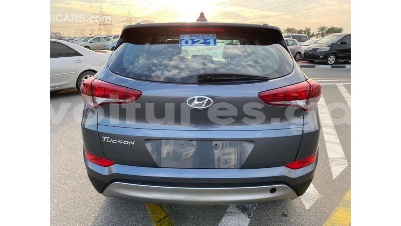 Big with watermark hyundai tucson estuaire import dubai 5214