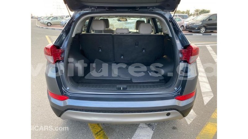 Big with watermark hyundai tucson estuaire import dubai 5214