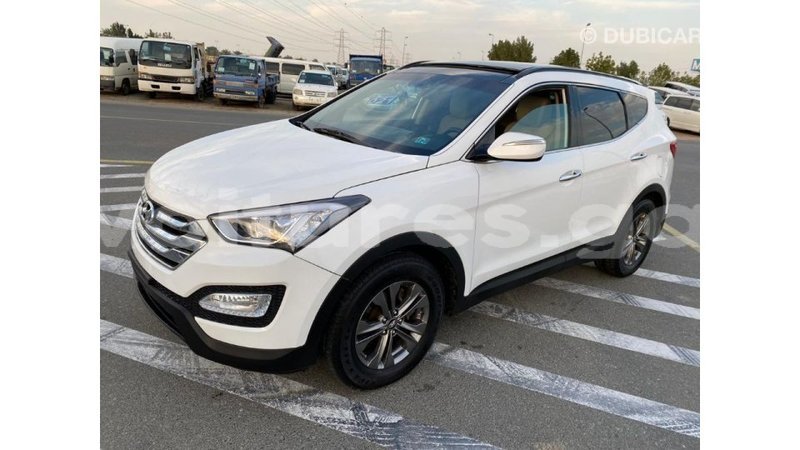 Big with watermark hyundai santa fe estuaire import dubai 5215