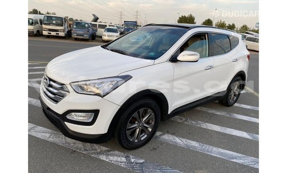 Acheter Import Voiture Hyundai Santa Fe Blanc à Import - Dubai, Estuaire Acheter Import Voiture Hyundai Santa Fe Blanc à Import - Dubai, Estuaire