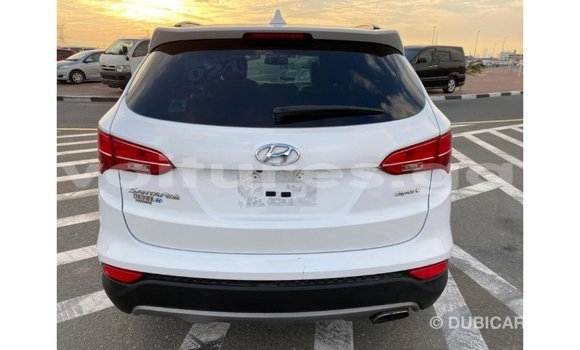 Acheter Import Voiture Hyundai Santa Fe Blanc à Import - Dubai, Estuaire Acheter Import Voiture Hyundai Santa Fe Blanc à Import - Dubai, Estuaire