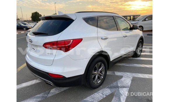 Acheter Import Voiture Hyundai Santa Fe Blanc à Import - Dubai, Estuaire Acheter Import Voiture Hyundai Santa Fe Blanc à Import - Dubai, Estuaire