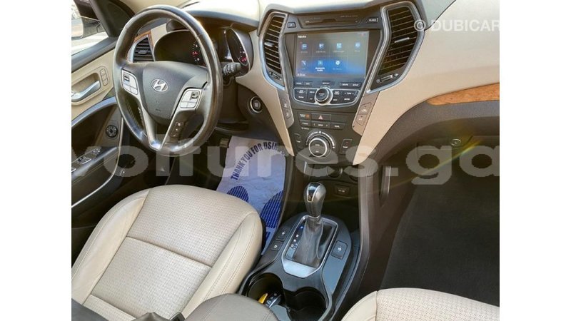 Big with watermark hyundai santa fe estuaire import dubai 5215