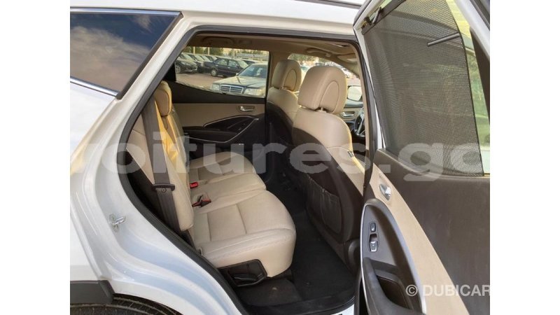 Big with watermark hyundai santa fe estuaire import dubai 5215