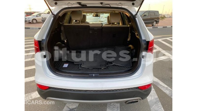 Big with watermark hyundai santa fe estuaire import dubai 5215