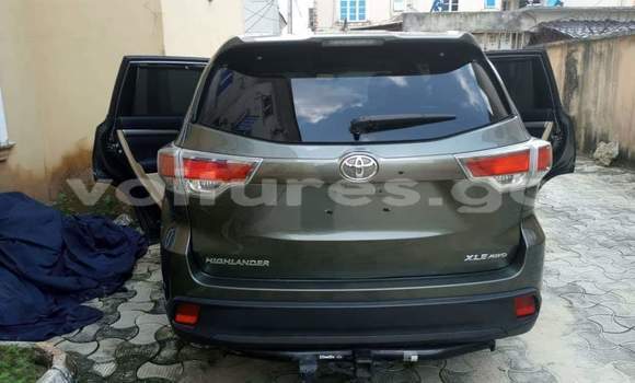 Acheter Occasion Voiture Toyota Highlander Beige à Libreville, Estuaire Acheter Occasion Voiture Toyota Highlander Beige à Libreville, Estuaire