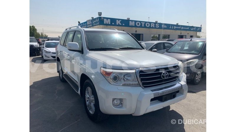 Big with watermark toyota land cruiser estuaire import dubai 5220