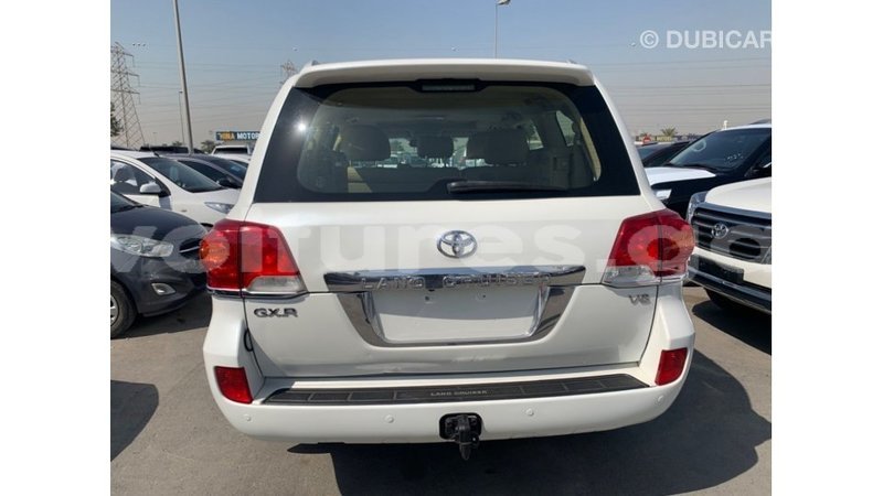 Big with watermark toyota land cruiser estuaire import dubai 5220