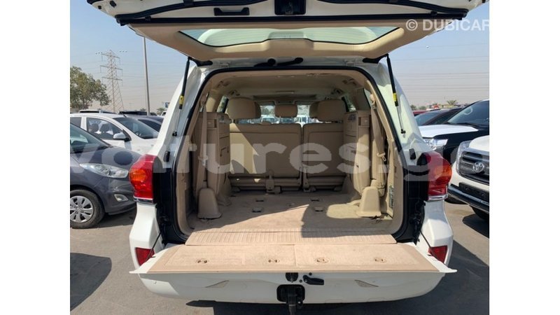 Big with watermark toyota land cruiser estuaire import dubai 5220