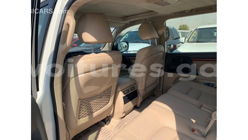 Big with watermark toyota land cruiser estuaire import dubai 5220