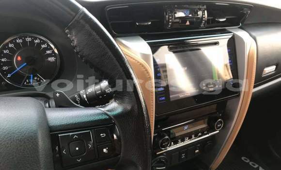 Acheter Occasion Voiture Toyota Fortuner Noir à Libreville, Estuaire Acheter Occasion Voiture Toyota Fortuner Noir à Libreville, Estuaire