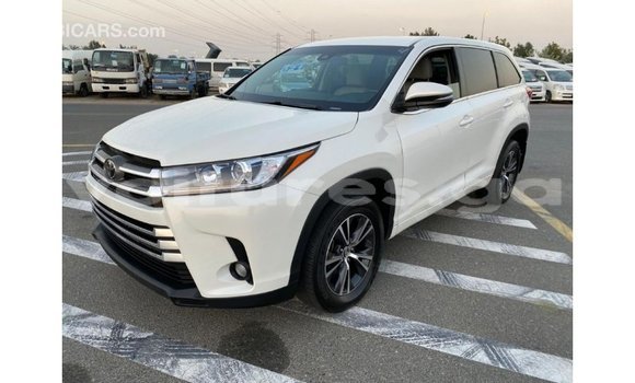 Acheter Import Voiture Toyota Highlander Blanc à Import - Dubai, Estuaire Acheter Import Voiture Toyota Highlander Blanc à Import - Dubai, Estuaire