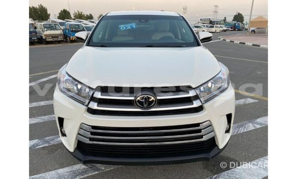 Acheter Import Voiture Toyota Highlander Blanc à Import - Dubai, Estuaire Acheter Import Voiture Toyota Highlander Blanc à Import - Dubai, Estuaire