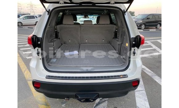 Acheter Import Voiture Toyota Highlander Blanc à Import - Dubai, Estuaire Acheter Import Voiture Toyota Highlander Blanc à Import - Dubai, Estuaire