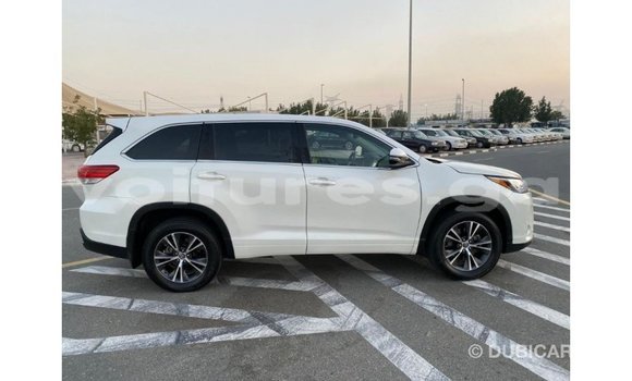 Acheter Import Voiture Toyota Highlander Blanc à Import - Dubai, Estuaire Acheter Import Voiture Toyota Highlander Blanc à Import - Dubai, Estuaire
