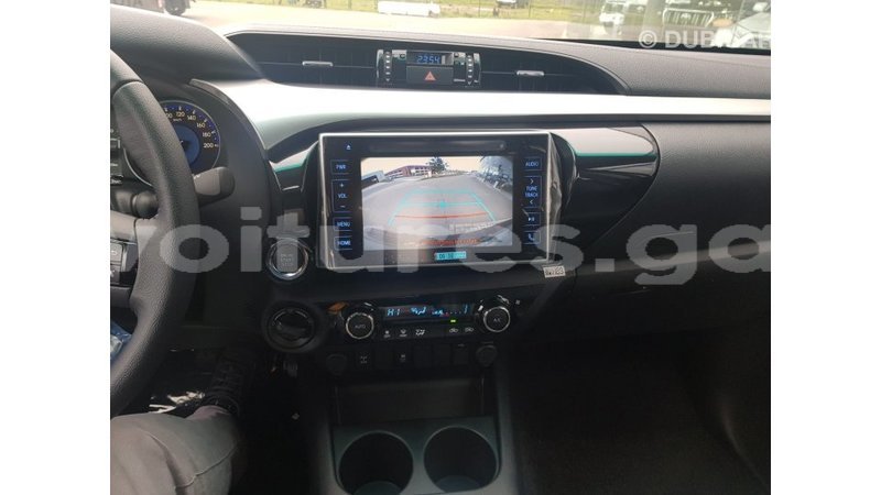 Big with watermark toyota hilux estuaire import dubai 5223
