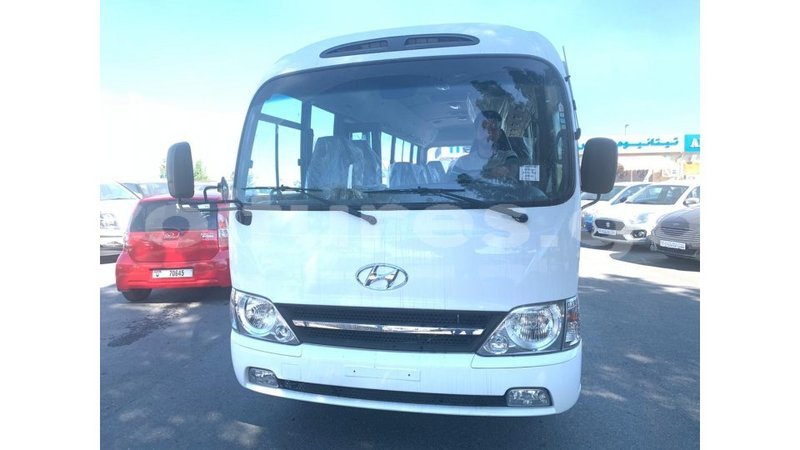 Big with watermark hyundai chorus estuaire import dubai 5224