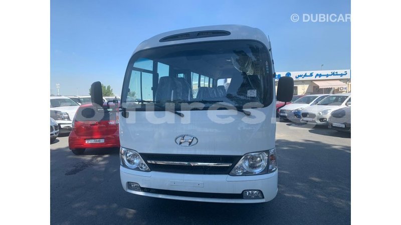 Big with watermark hyundai chorus estuaire import dubai 5224