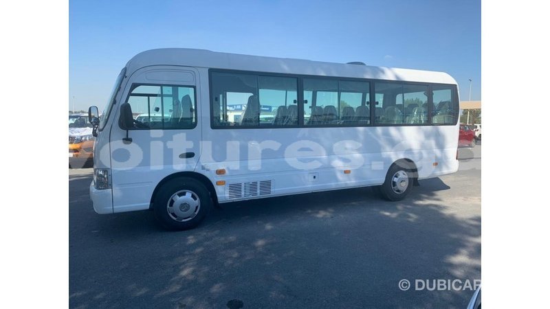 Big with watermark hyundai chorus estuaire import dubai 5224