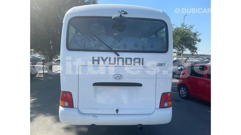 Big with watermark hyundai chorus estuaire import dubai 5224