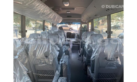 Acheter Import Utilitaire Hyundai Chorus Blanc à Import - Dubai, Estuaire Acheter Import Utilitaire Hyundai Chorus Blanc à Import - Dubai, Estuaire