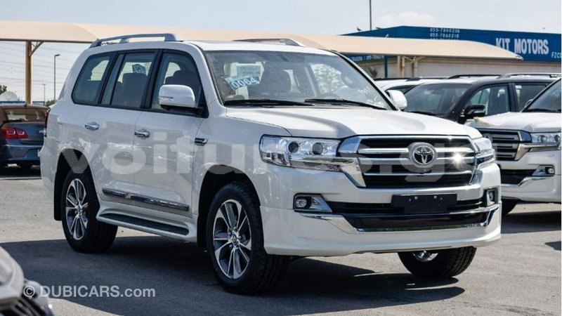 Big with watermark toyota land cruiser estuaire import dubai 5226