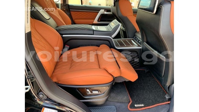 Big with watermark toyota land cruiser estuaire import dubai 5231