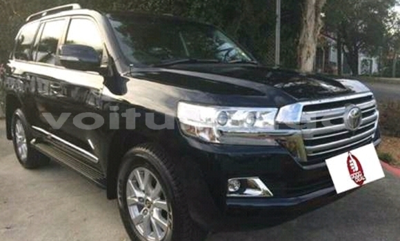Acheter Neuf Voiture Toyota Land Cruiser Noir à Libreville, Estuaire Acheter Neuf Voiture Toyota Land Cruiser Noir à Libreville, Estuaire