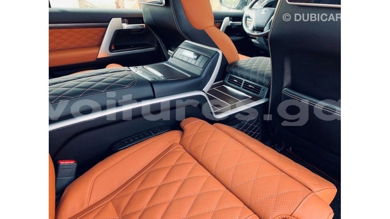 Big with watermark toyota land cruiser estuaire import dubai 5231