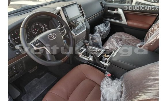 Acheter Import Voiture Toyota Land Cruiser Blanc à Import - Dubai, Estuaire Acheter Import Voiture Toyota Land Cruiser Blanc à Import - Dubai, Estuaire