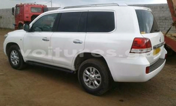 Acheter Neuf Voiture Toyota Land Cruiser Noir à Libreville, Estuaire Acheter Neuf Voiture Toyota Land Cruiser Noir à Libreville, Estuaire