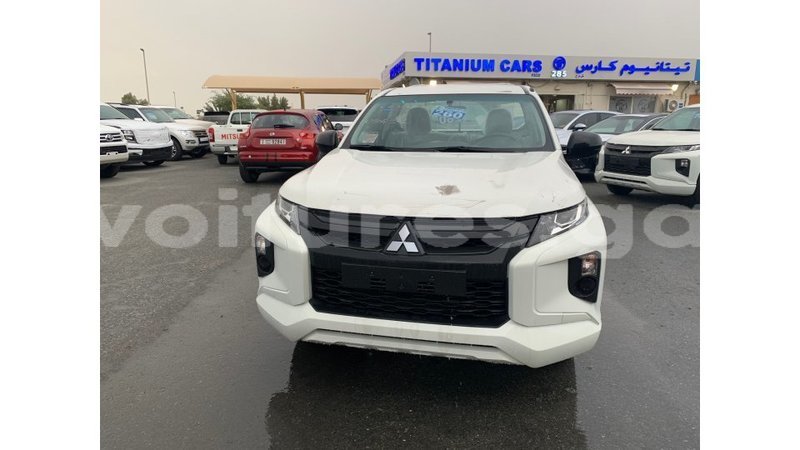 Big with watermark mitsubishi l200 estuaire import dubai 5237