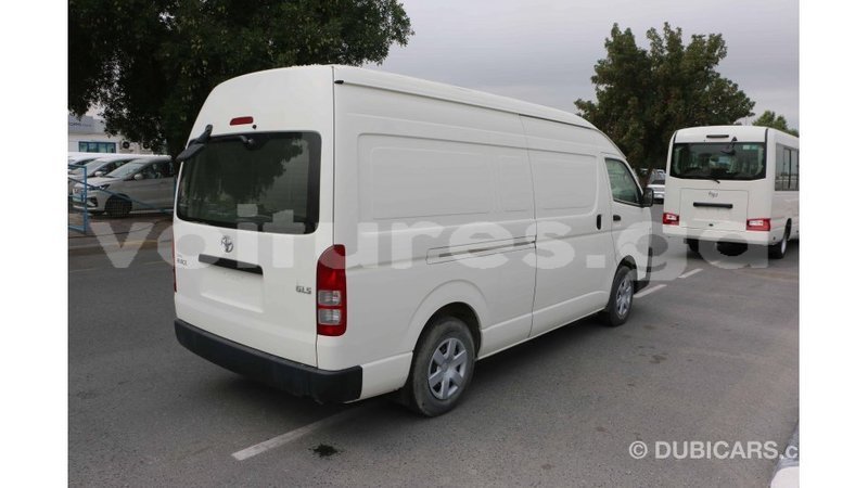 Big with watermark toyota hiace estuaire import dubai 5241