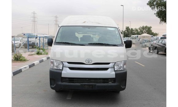 Acheter Import Voiture Toyota Hiace Blanc à Import - Dubai, Estuaire Acheter Import Voiture Toyota Hiace Blanc à Import - Dubai, Estuaire