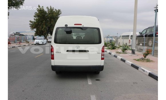 Acheter Import Voiture Toyota Hiace Blanc à Import - Dubai, Estuaire Acheter Import Voiture Toyota Hiace Blanc à Import - Dubai, Estuaire