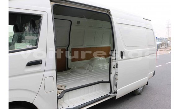 Acheter Import Voiture Toyota Hiace Blanc à Import - Dubai, Estuaire Acheter Import Voiture Toyota Hiace Blanc à Import - Dubai, Estuaire