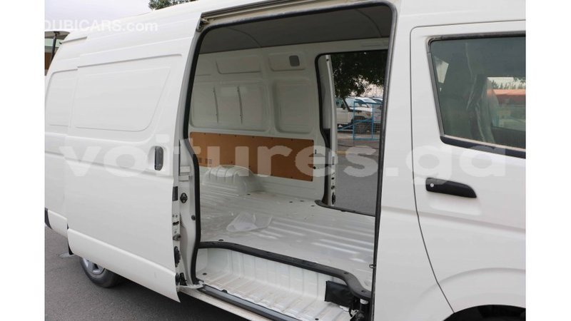 Big with watermark toyota hiace estuaire import dubai 5241